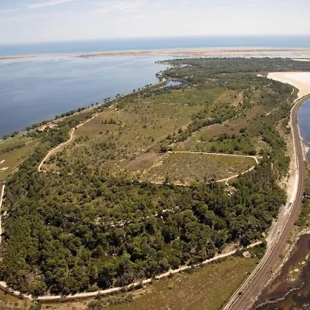 Climatise La Nouvelle A 50 M De La Plage Апартаменты *
