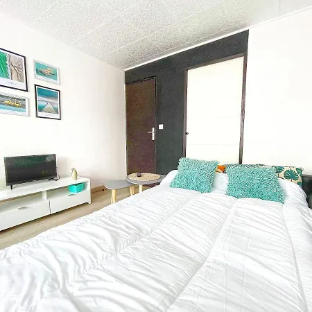 Climatise La Nouvelle A 50 M De La Plage Apartment